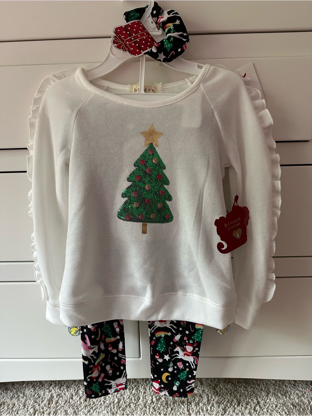 NWT Girls Holiday Sweatshirt with Sparkle Christmas Tree